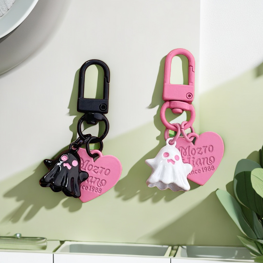 Cute personality sweet cool little ghost ghost love pendant pink black round buckle pendant keychain headset pendant