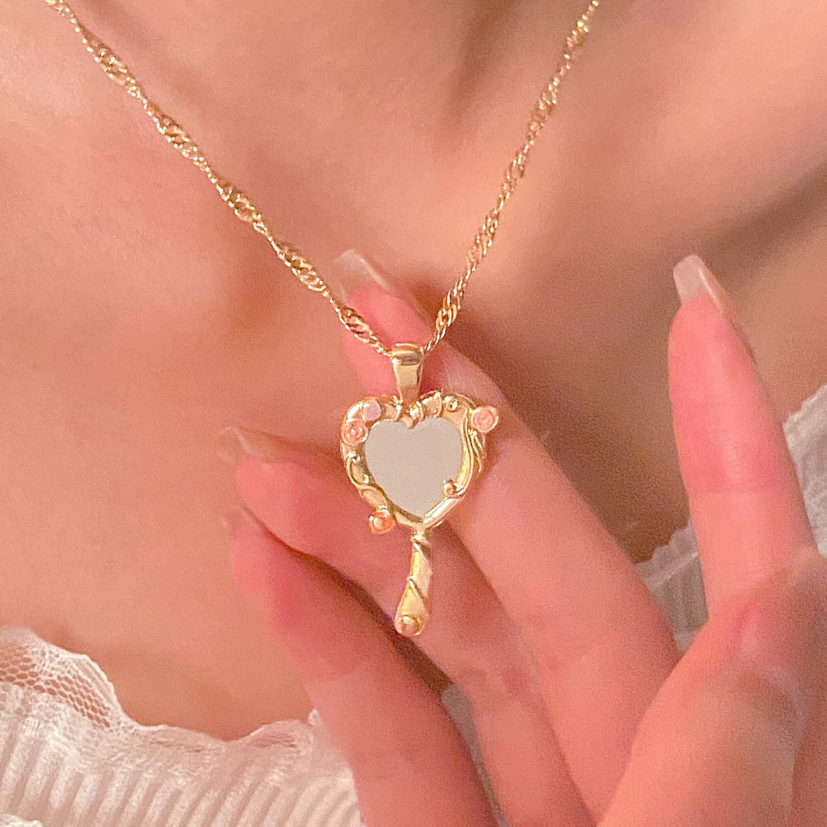 Cross-border Barbie Magic Mirror dopamine necklace ins photo frame necklace cute girl fashion clavicle chain wholesale
