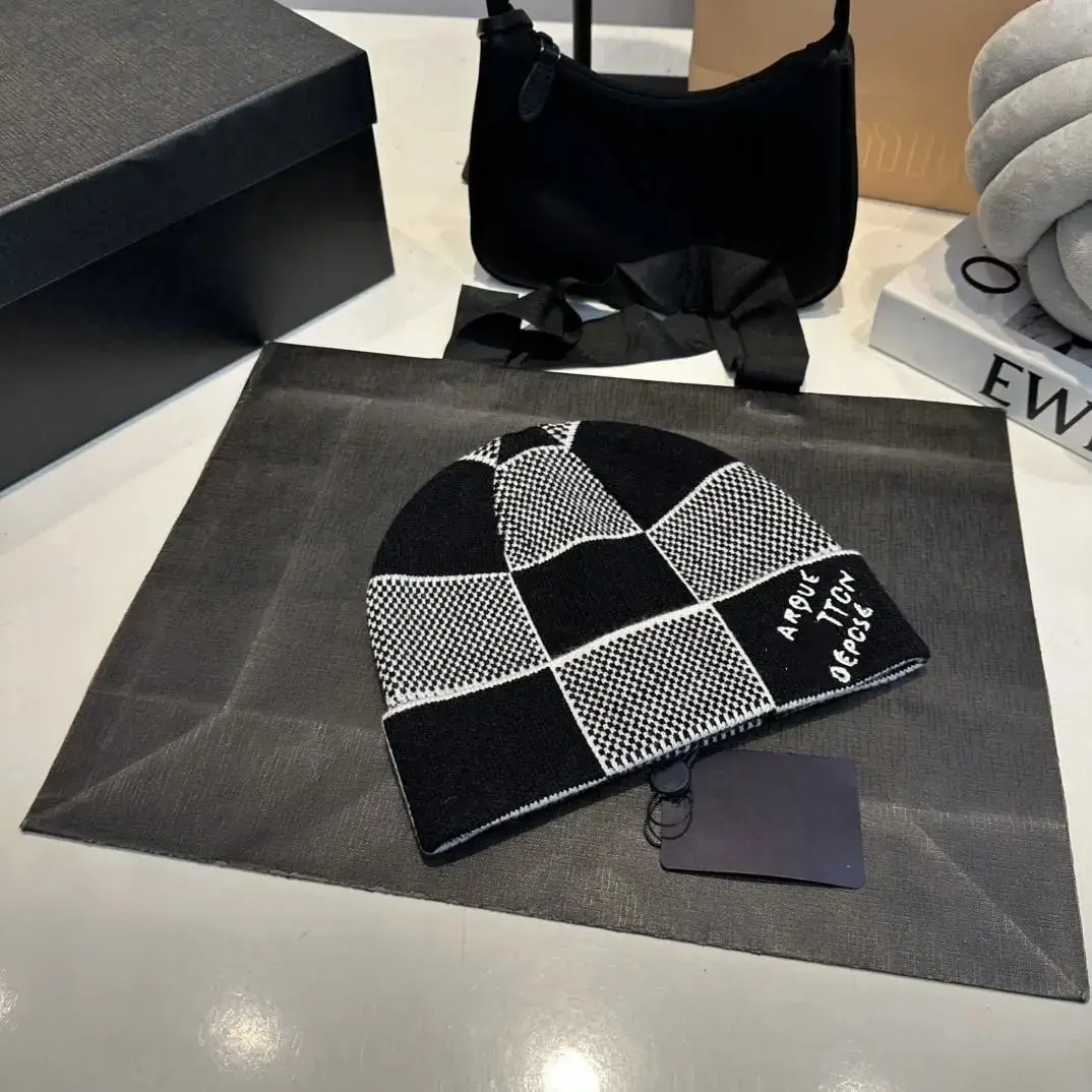 Fashion caps