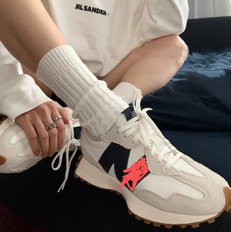 New Balance 327
