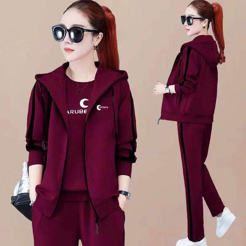 Plus size three-piece women's Spring and Autumn 2023 new fashion Western style loose casual temperament vest sweater sports suit