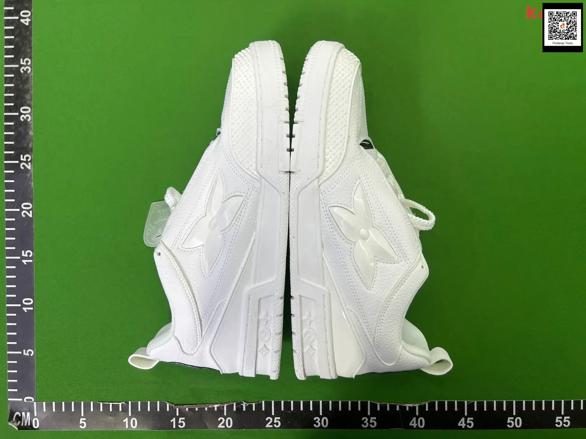 Wholesale branded sports shoes small fat small white shoes bread shoes dad shoes board shoes