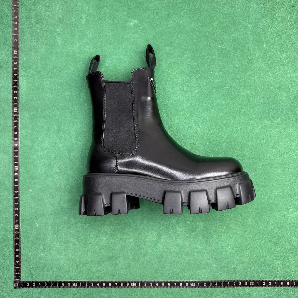 Prada Chelsea Boots QC photo from WEIDIAN on Qualit.ly