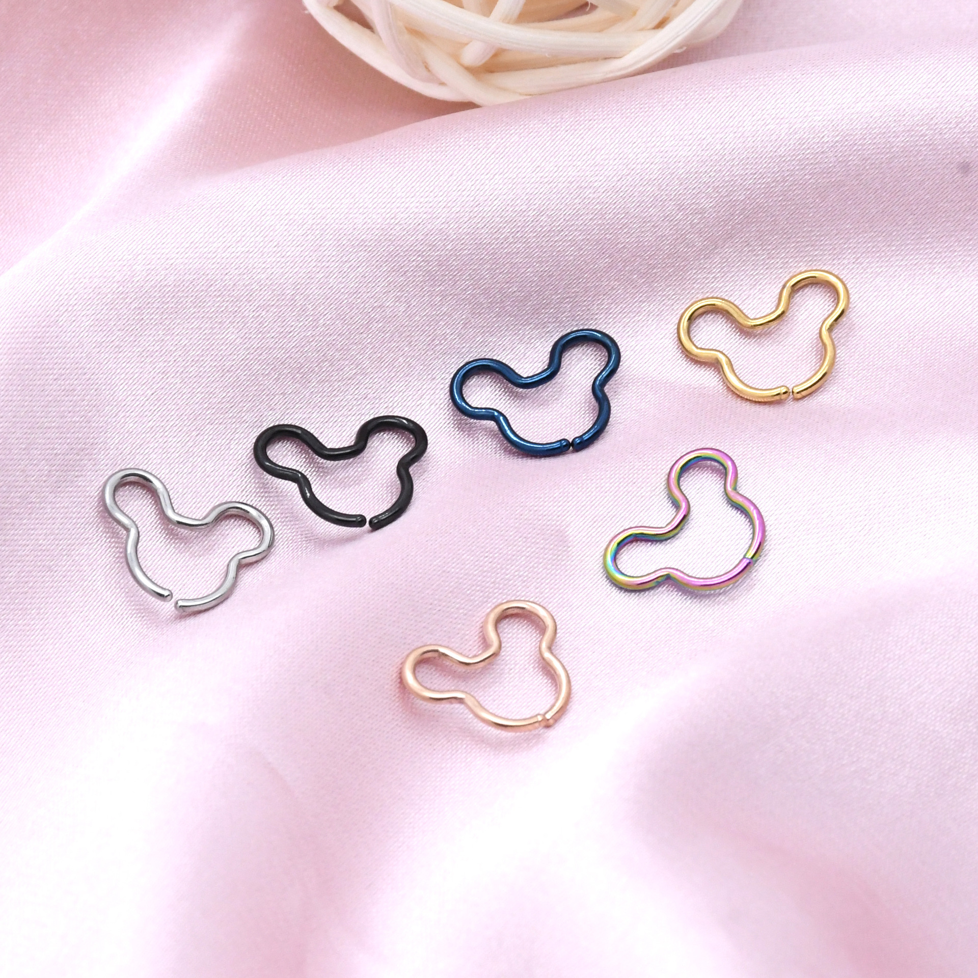 Factory direct cross-border bear Europe and the United States fashion fashion niche simple design stainless steel cartoon puncture jewelry