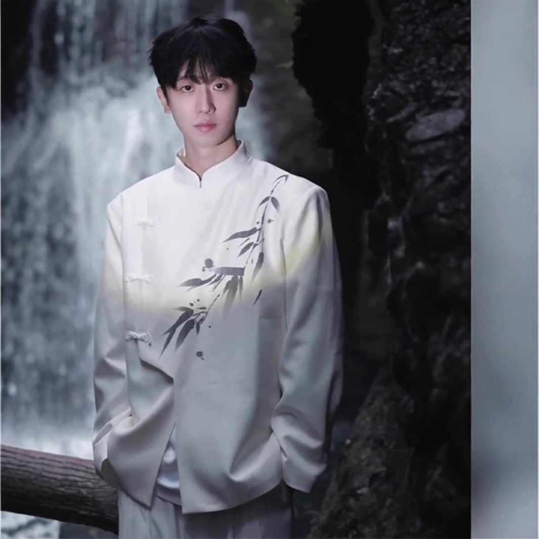 New Chinese-Style Men's Clothing, Unique National Style Small Suit with a High-End Feel, Handsome and Cool Zhongshan-Style Jacket with Ink-Wash Bamboo Design and Diagonal Placket with Button Closure