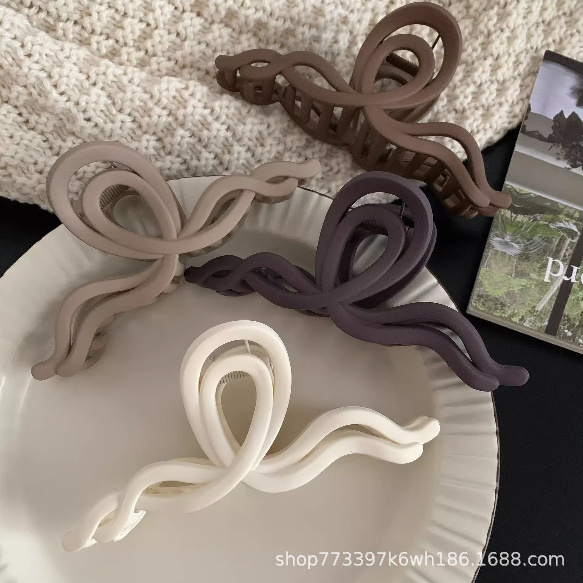 Simple frosted clip large back head hairpin female Net red high-grade hair volume shark clip hairpin hair accessories