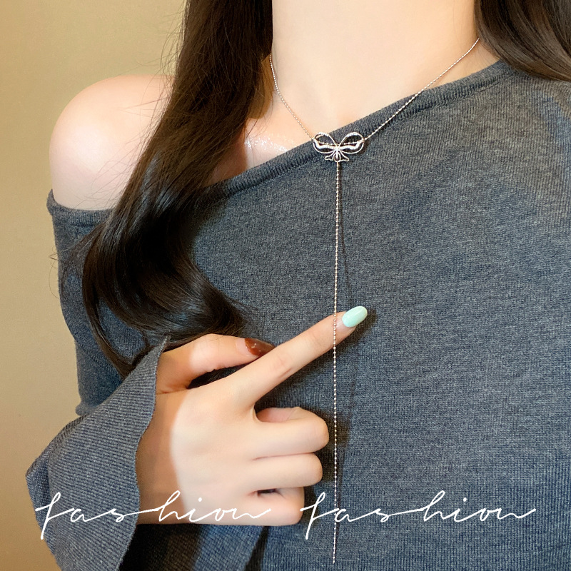 Minimalist Niche Design Long Sweatshirt Necklace for Women, Ins-Style Cool Bow Sweater Chain Clavicle Chain Accessory