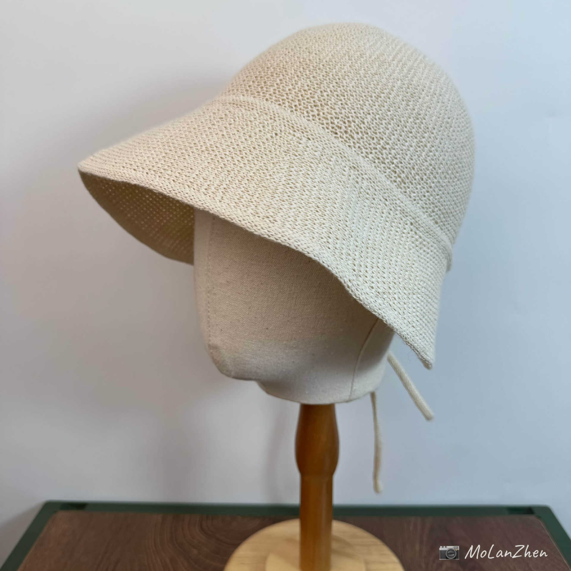 Japanese Retro Fisherman Hat for Women, Spring and Summer, Versatile, Breathable, Face-Slimming, with Tie Straps, Sunshade Hat with Back Slit, Loli Hat