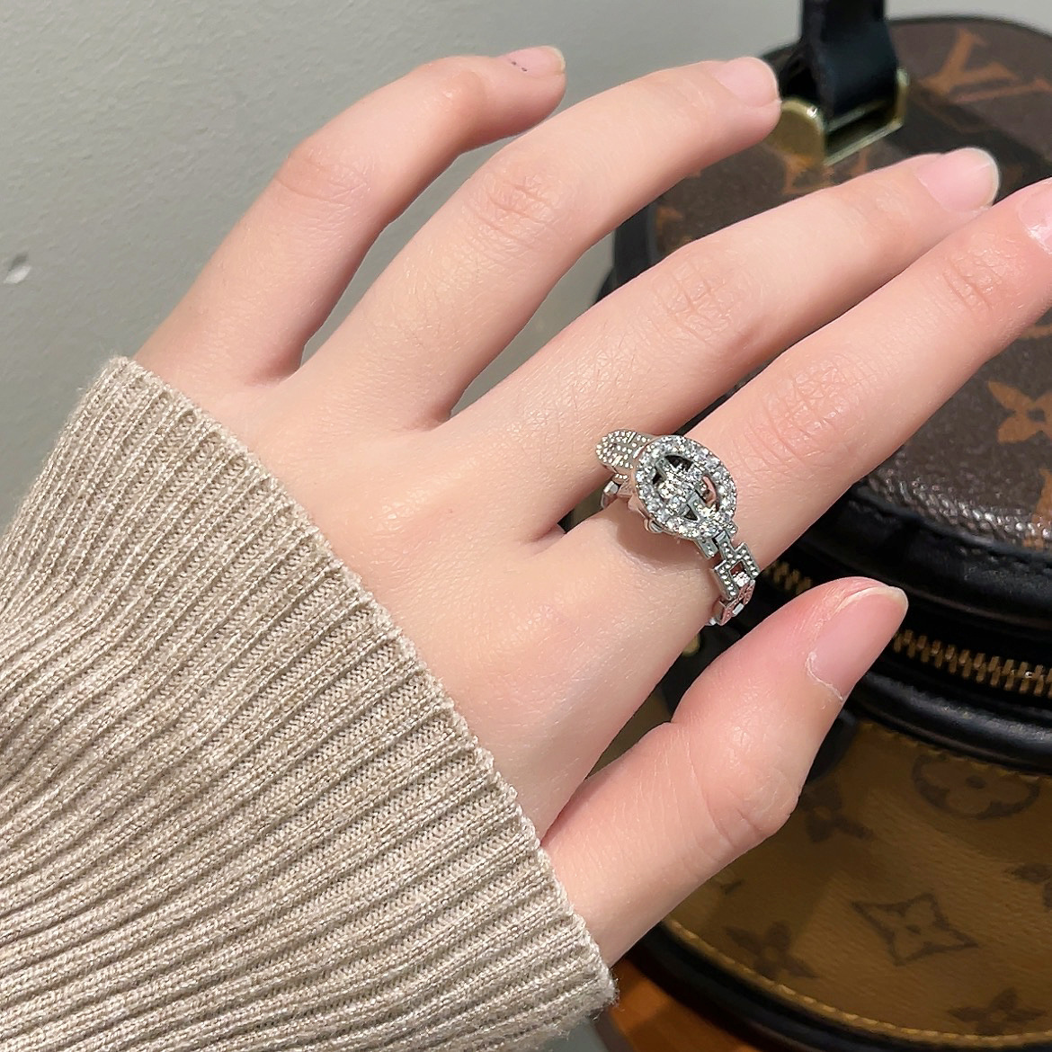 Full Diamond Pig Nose Ring Female Niche Design Advanced Light Luxury Personalized Watch Band Ring Food Finger Ring Adjustable Opening