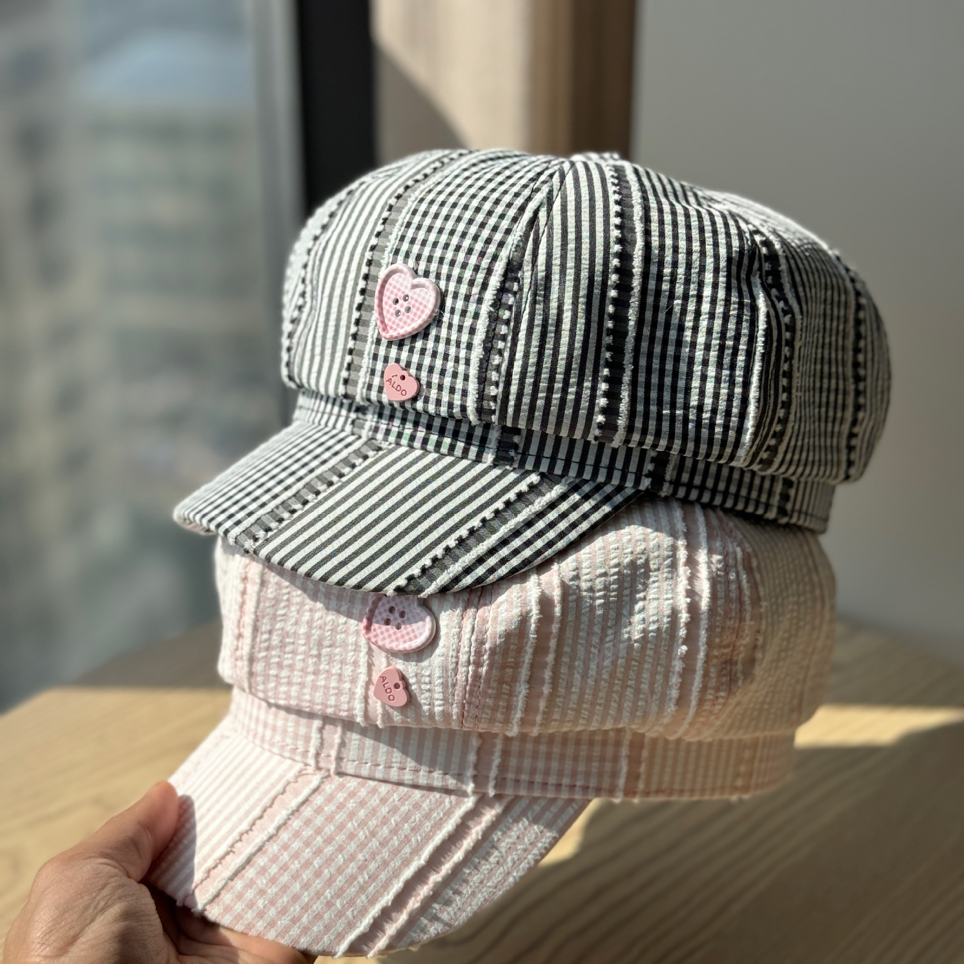 Spring and Summer Sweet Japanese-Style Plaid Heart-Button Octagonal Hat for Women, Dopamine Cute Versatile Artist Hat That Makes the Face Look Smaller