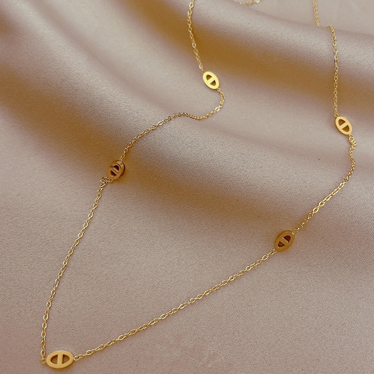 Light Luxury Simple Pig Nose Necklace Titanium Steel Niche Letter Clavicle Chain Trendy Personalized Fashion Jewelry Short Necklace Chain for Women