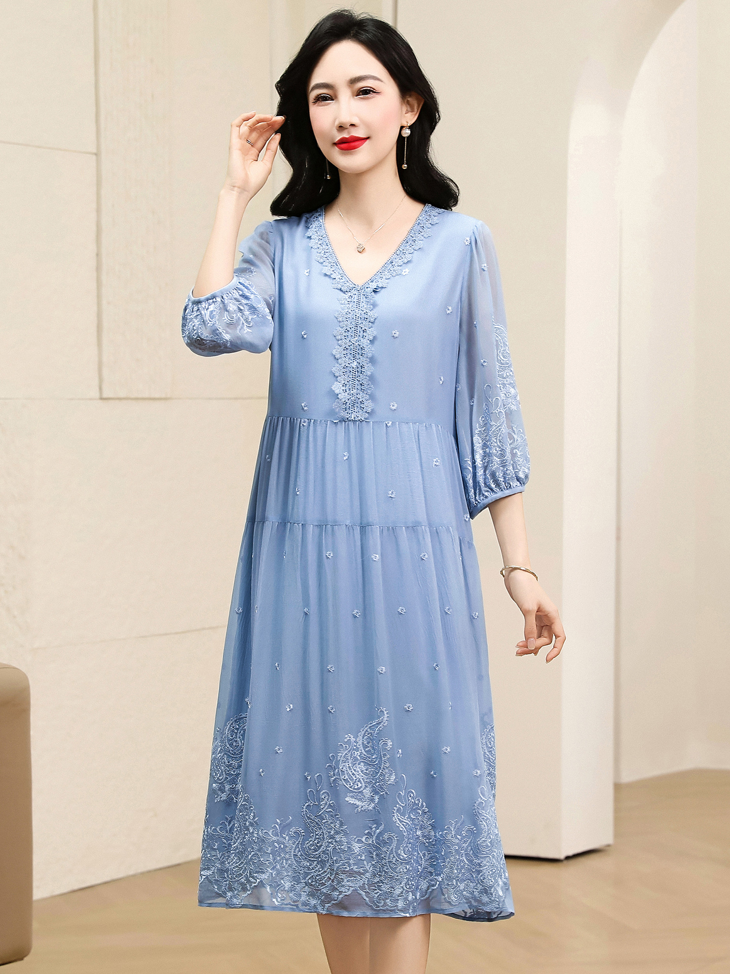2026 New Hangzhou Mulberry Silk Dress for Women, V-Neck Embroidered Mid-Length Silk Dress, Summer Style, Loose Fit