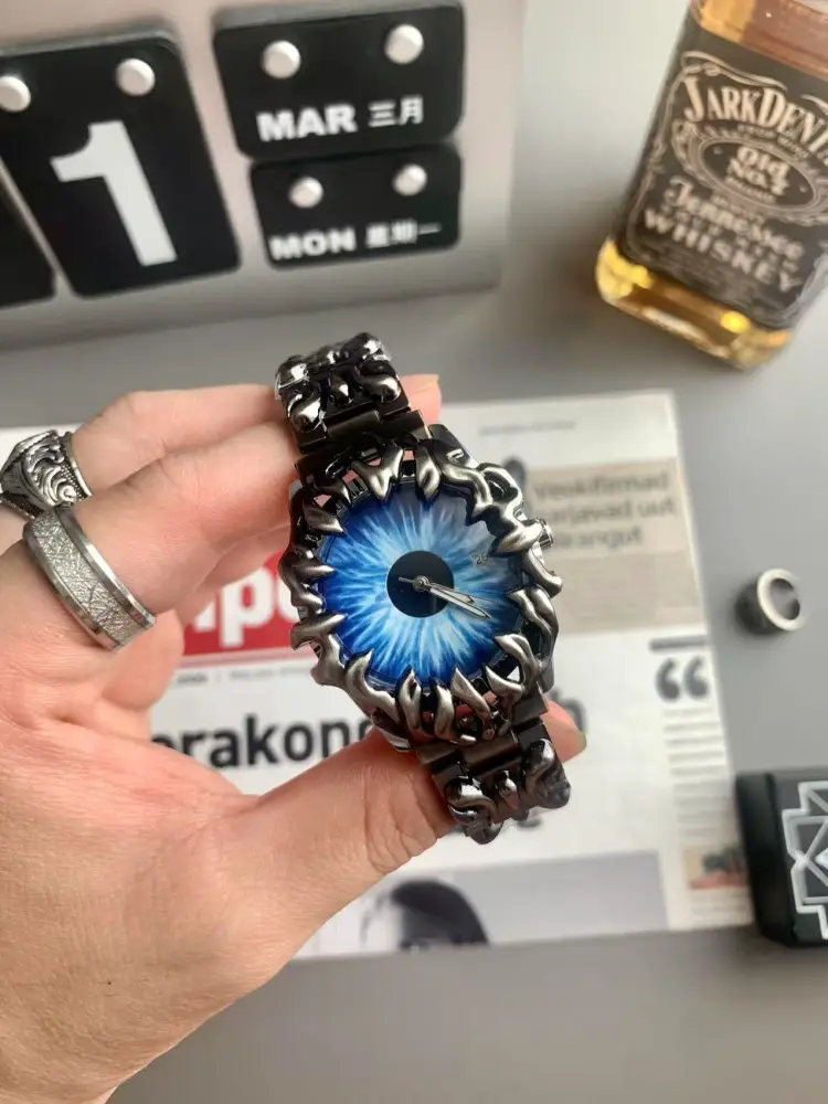 Fashion Fan Retro Watch Men's Millennium Special Claw Devil's Eye Stylish Relief Fancy Ins Watch