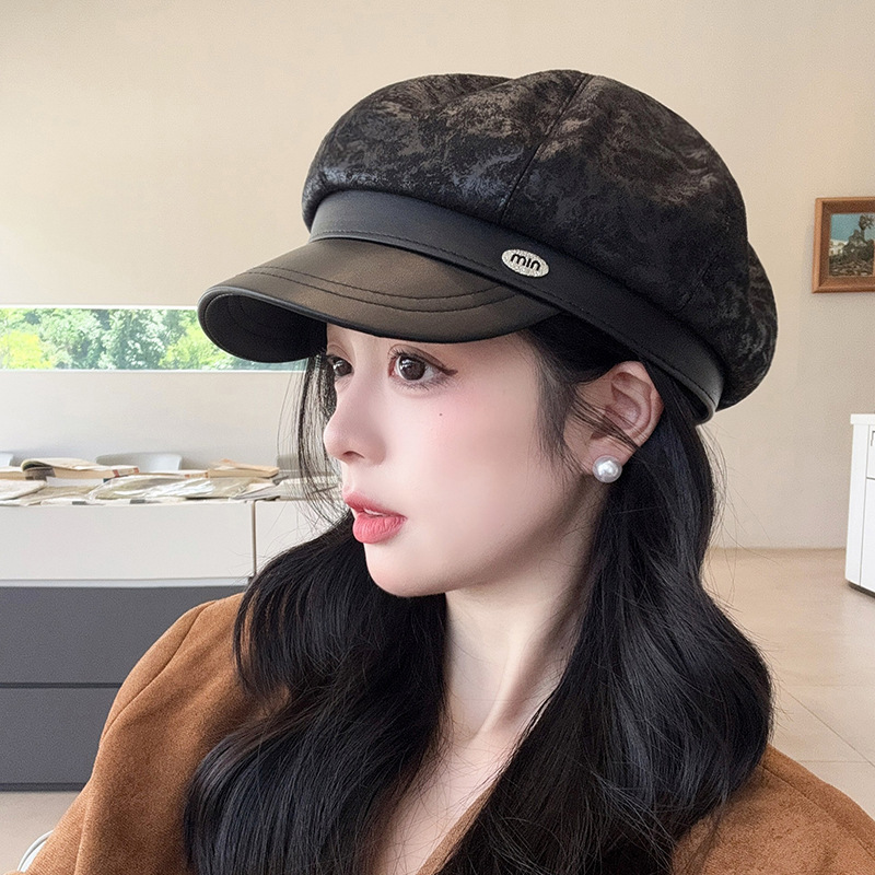 New Octagonal Hat, Fashionable and Versatile Leopard Print Suede Beret for Women, Early Autumn, Small Face, Simple Elegant, Painter Hat
