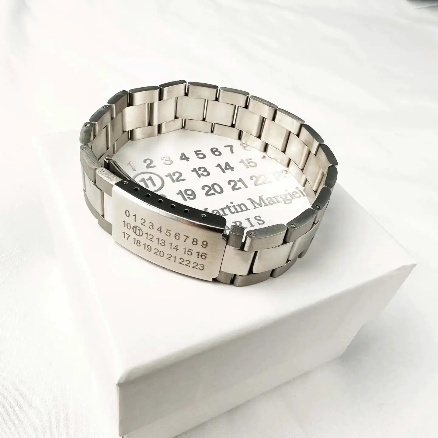 Spot 24Ss New Margiela Mm6 Classic Digital Logo Strap Bracelet Mm6 Bracelet Titanium Steel Bracelet for Men and Women