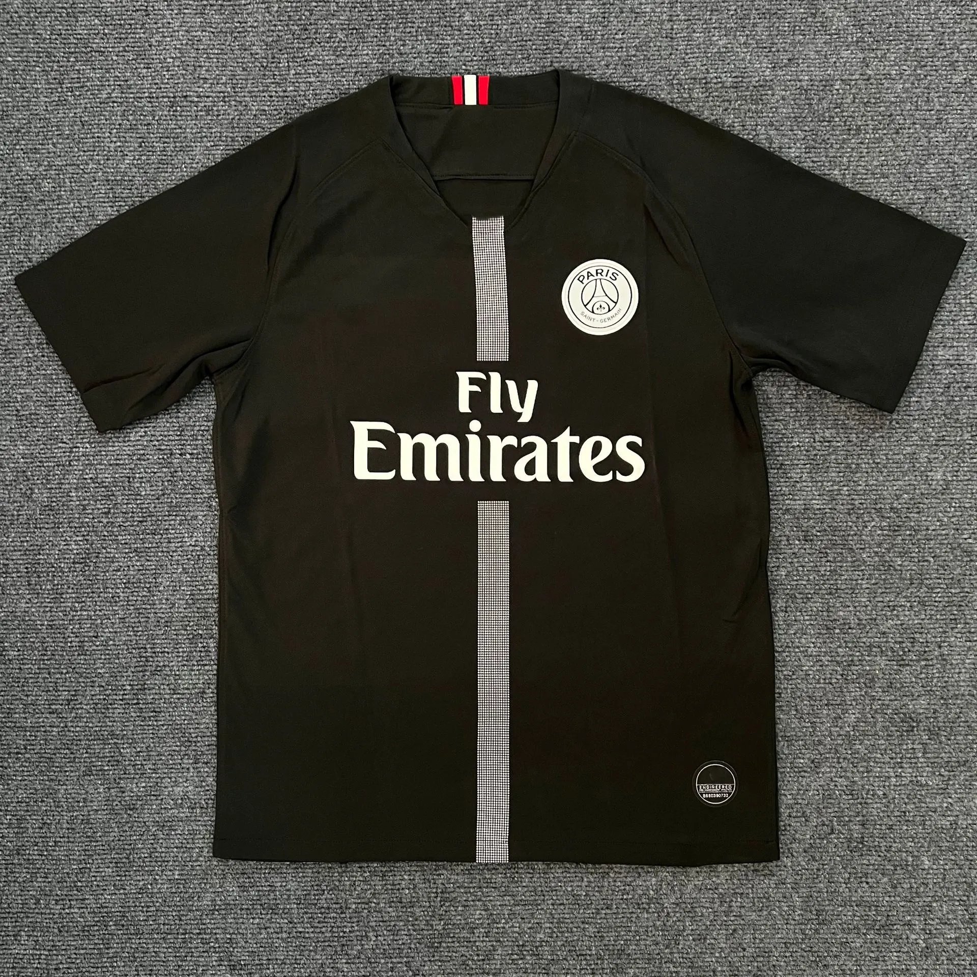 Paris Saint-Germain Fly Emirates Football Jersey