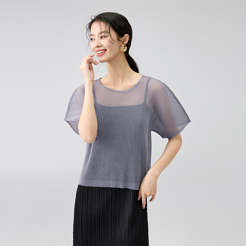 2025 New Summer Style Simple Elegant Round Neck Hole Mesh T-Shirt Thin Blouse Mesh Cut Out Design Pleated Top