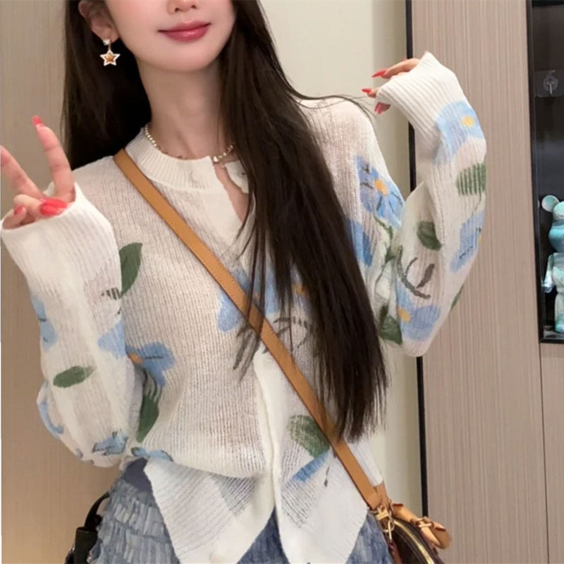 2026 Spring and Summer New Style Gentle Korean-Style Design Knitwear with White Floral Pattern, Super Pretty Top for Women