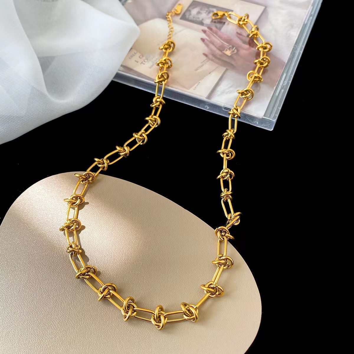Cross-border wholesale European and American street style knotted simple naked chain necklace titanium steel exaggerated punk Thorn chain clavicle chain