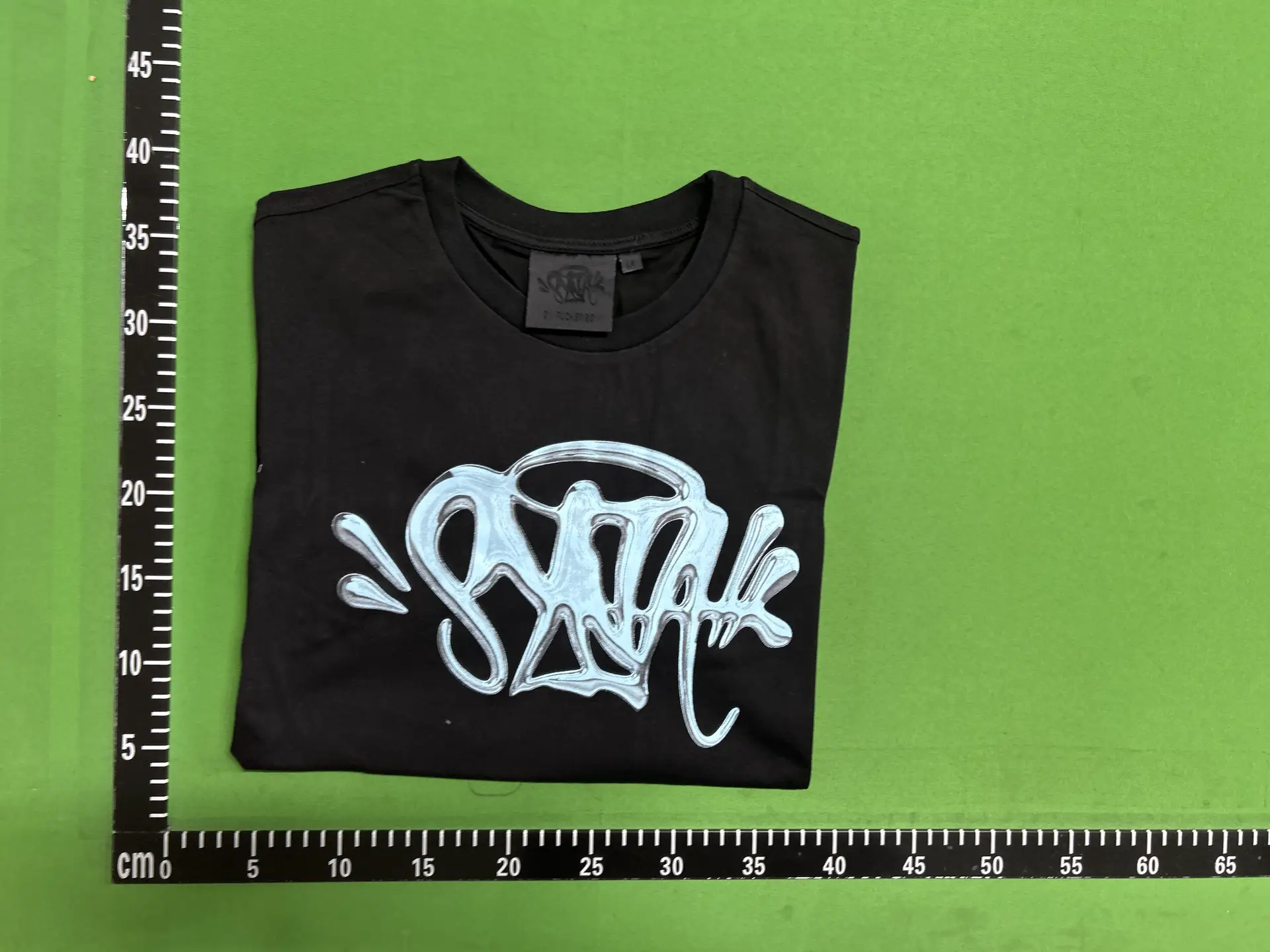 sy*na world Tees