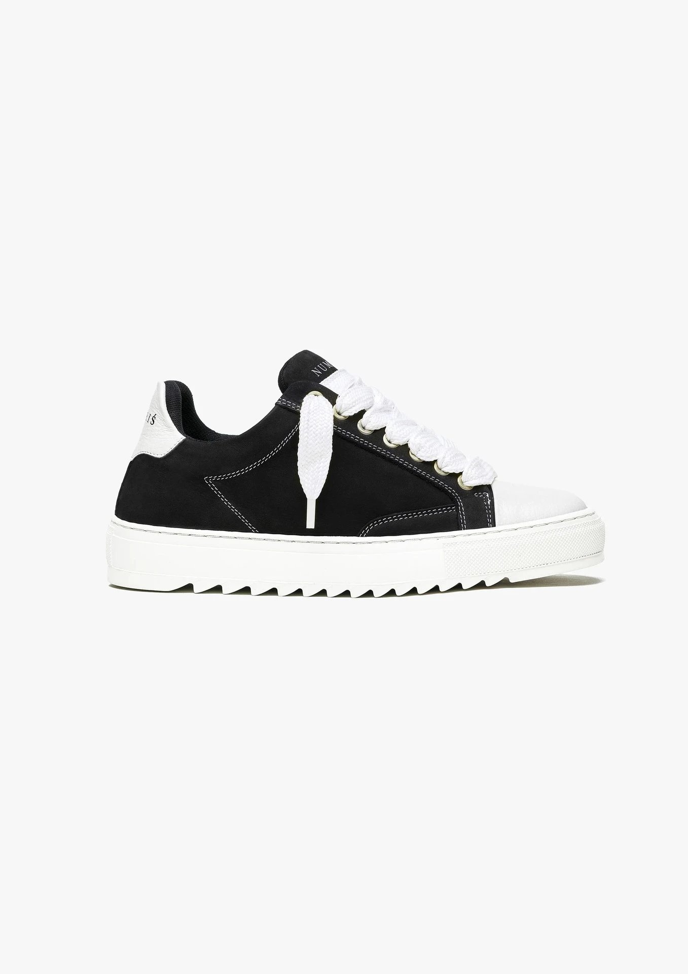 Nike Sneaker Foto QC da WEIDIAN su Qualit.ly
