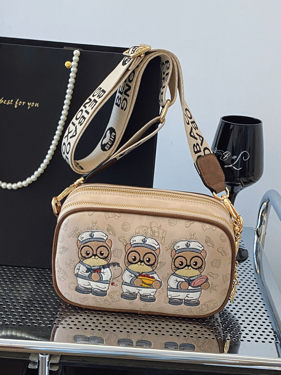 Beibao Cute Cartoon Bear Camera Bag 2025 New Model Single Shoulder Crossbody Bag Versatile High-End Small Square Bag for Women