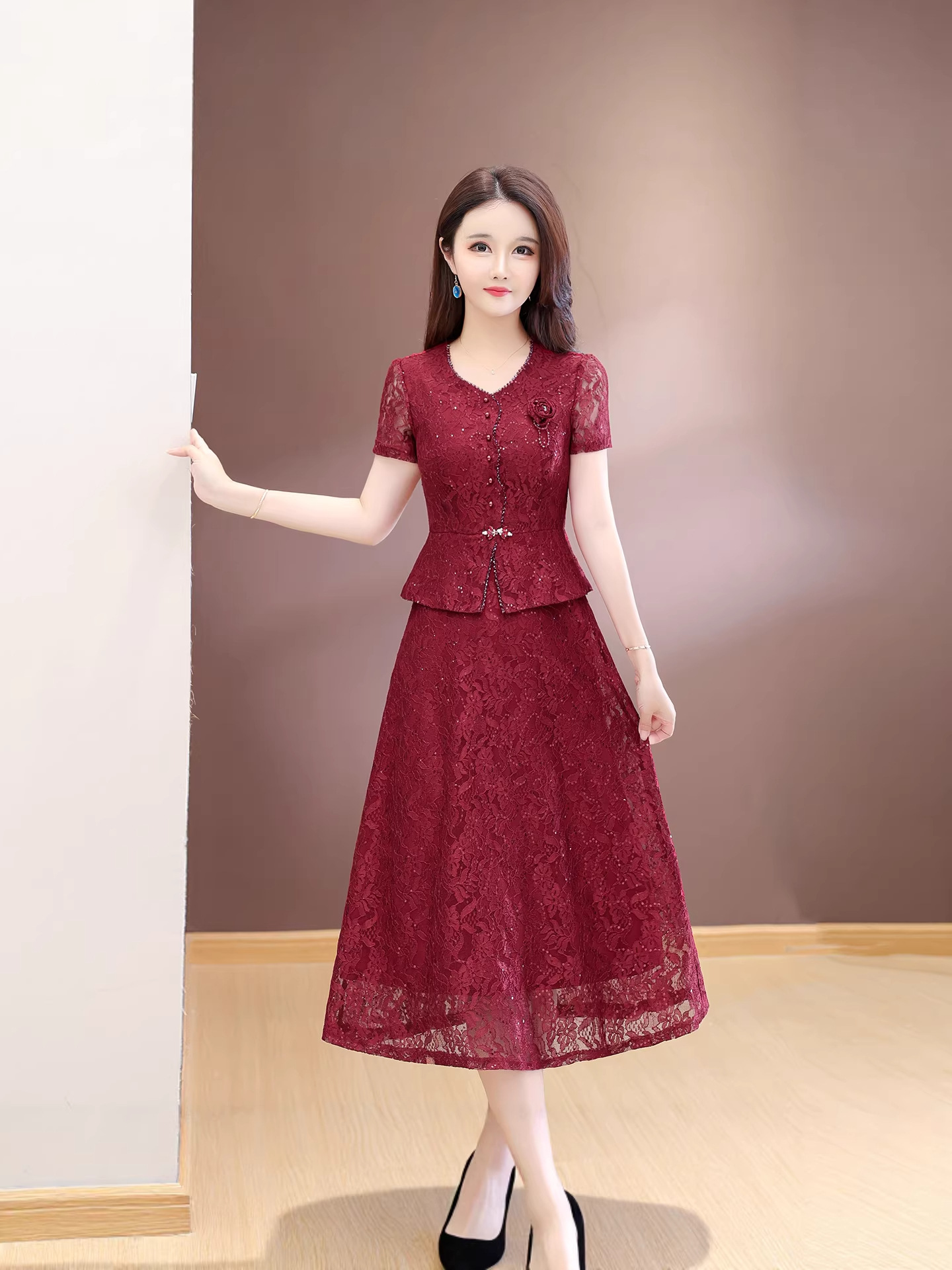 Trendy Lace Two-Piece Red Dress for Women, 2026 Summer New Style, Elegant and Fashionable Slim-Fit Dress for Mother-In-Law