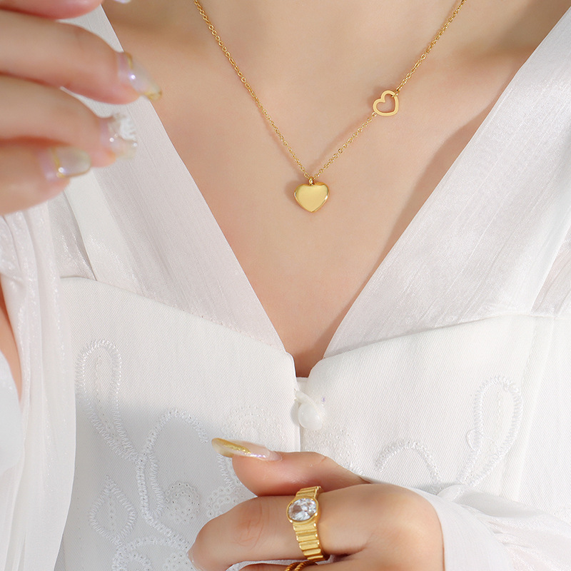 Blogger with ins jewelry mini double heart love necklace titanium steel plated 18K gold all-match clavicle chain P221