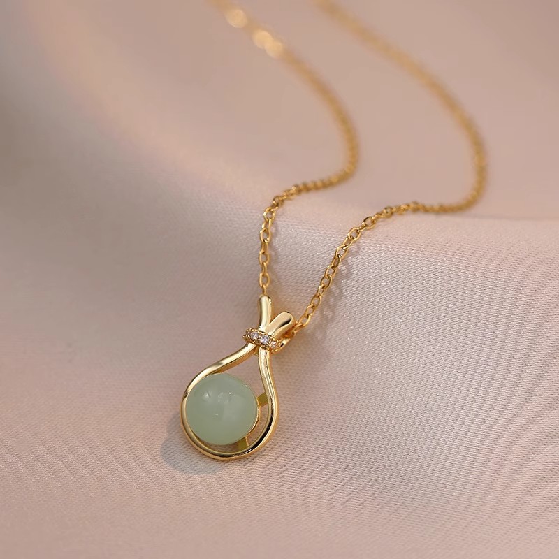 Xiaohongshu's Same Style Lucky Bag Necklace, Light Luxury Niche Titanium Steel Non-Fading Clavicle Chain, Women's Imitation Hetian Jade Jewelry Wholesale