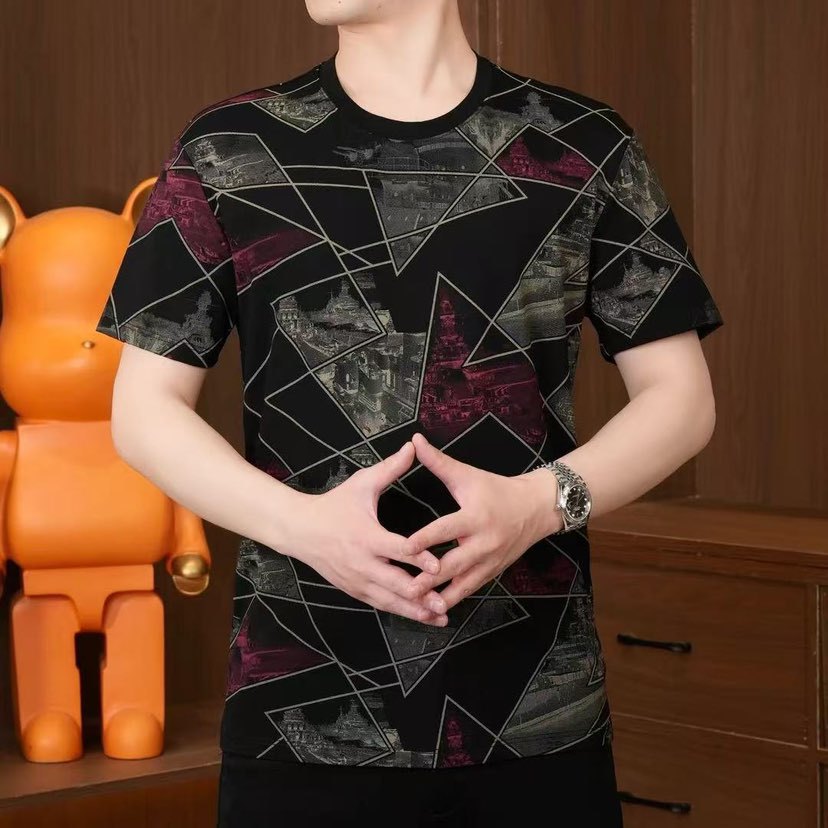 2025 Summer Men's Round Neck Short-sleeved Top Thin Trendy Slim-fit All-match Fashionable Light Luxury high quality Handsome