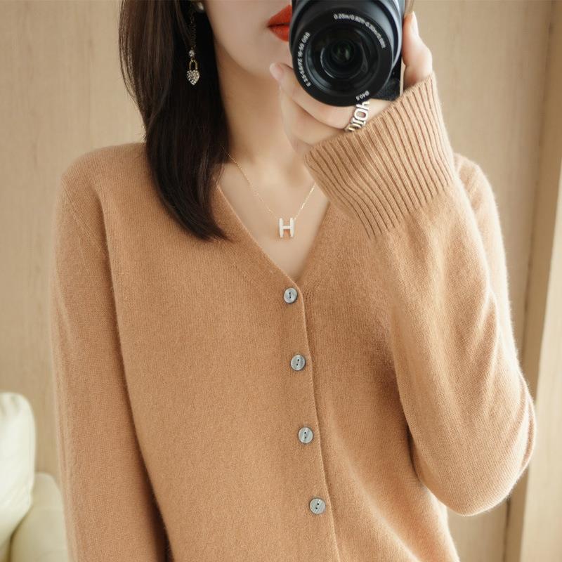 New 2023 spring OL temperament knitted cardigan V-neck straight sweater women's sweater manufacturers wholesale