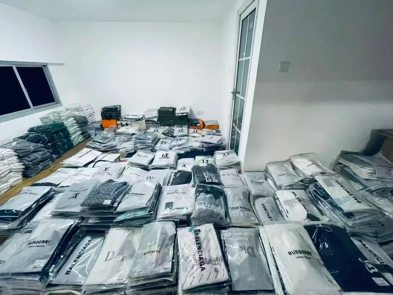 【CN fans legacy】Clothing Mystery Box