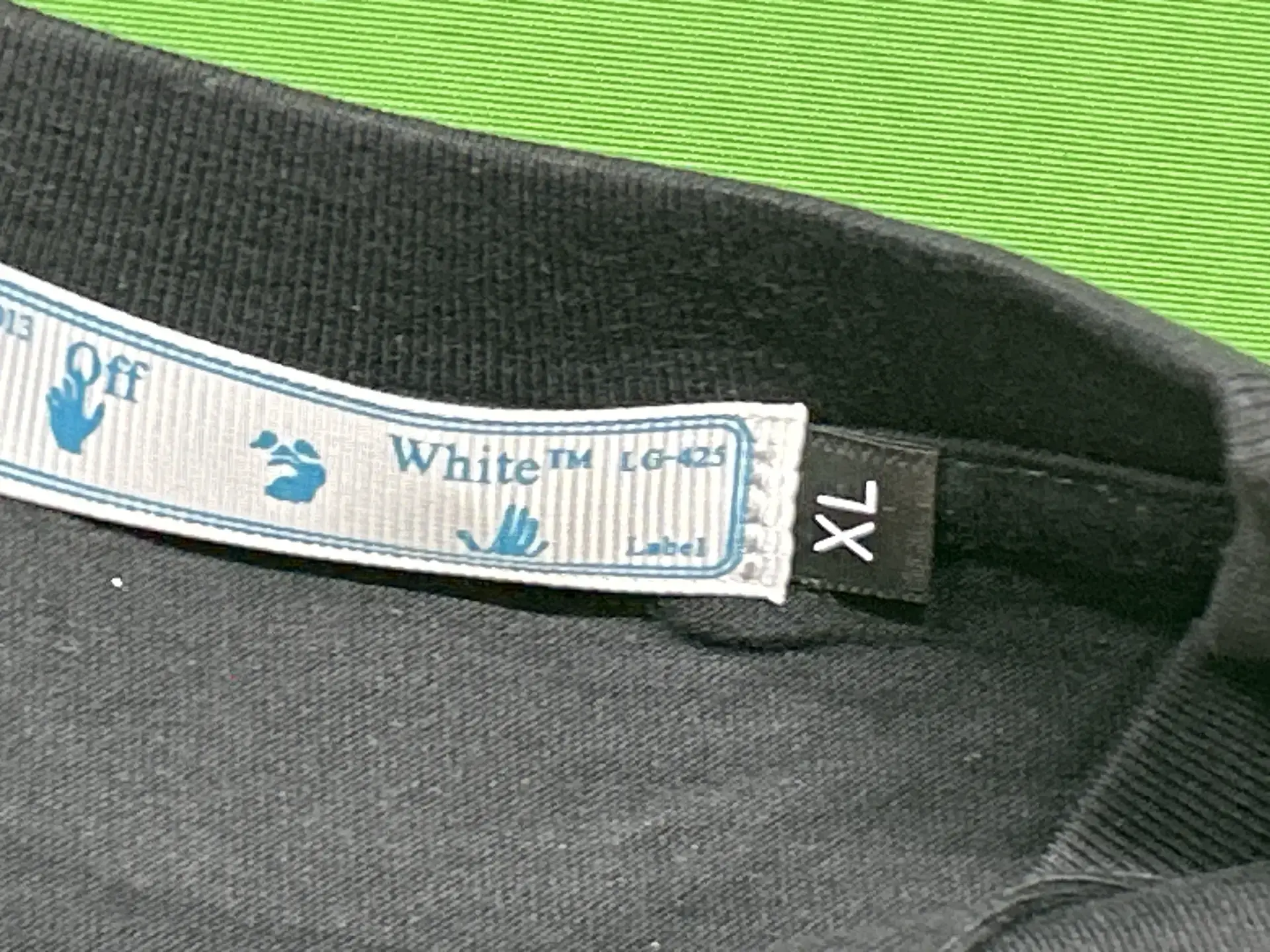 Off White LG-425 XL T-Shirt