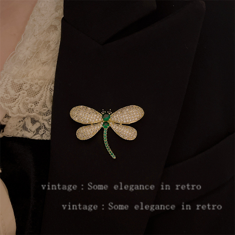 Fashion Golden Diamond dragonfly brooch women's high-grade niche light luxury temperament all-match personalized pin suit accessories