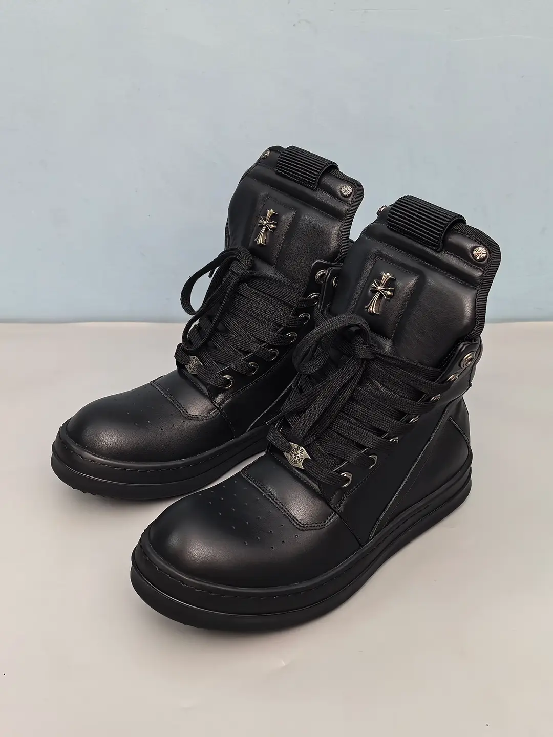 Ro Inverted Triangle Cross High-Top Sneakers for Men, Genuine Leather Height-Increasing Thick-Soled Rivet Metal-Decorated Short Boots, Women's Casual Shoes