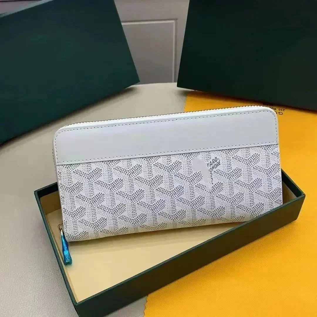 gy卡.包 WhatsApp: +853 6686 4886