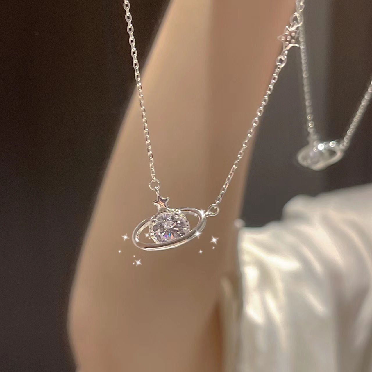 Star Universe Necklace Women's Light Luxury Niche Design Sense Fashion Star Pendant Elegant Sweet and Exquisite Collarbone Chain