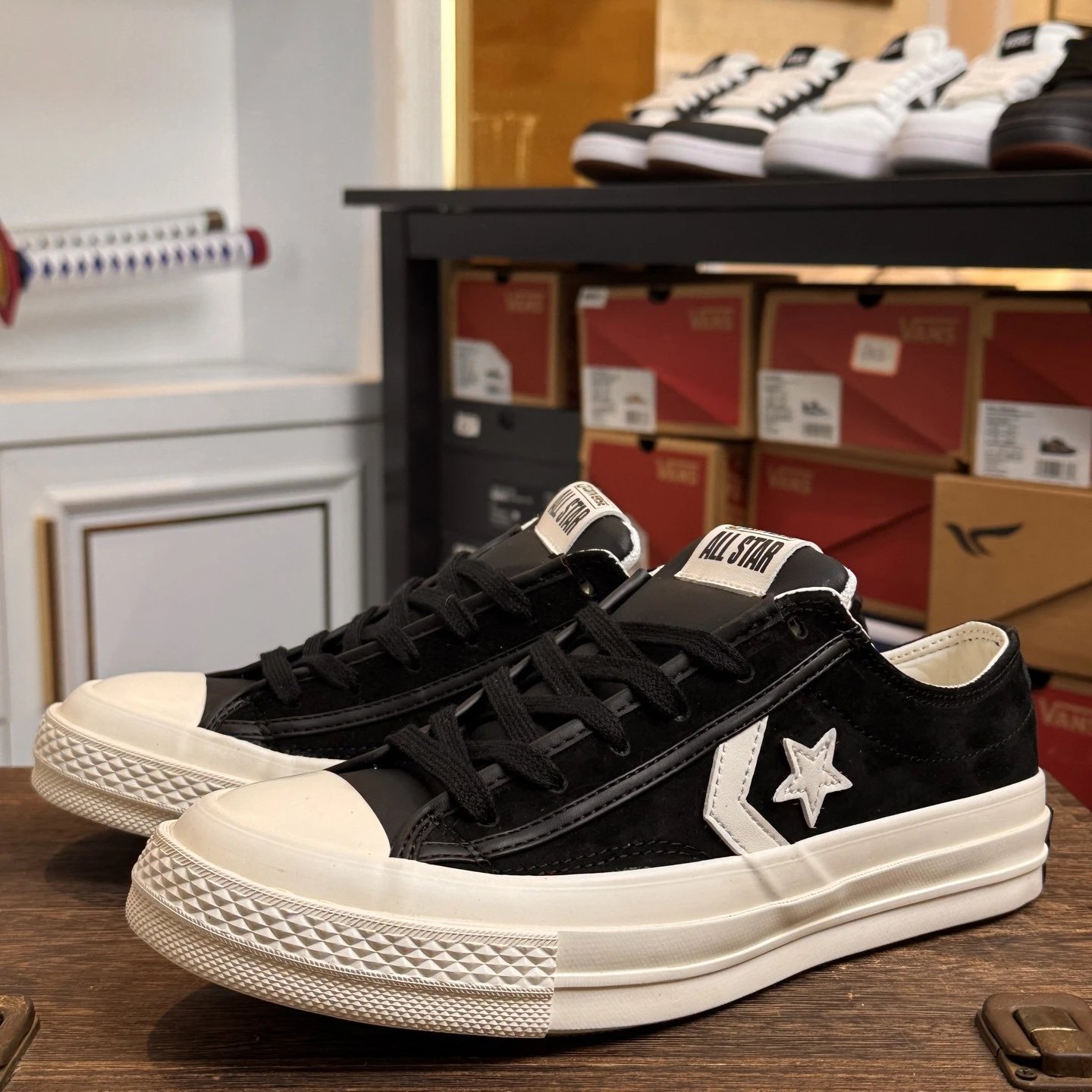 现货特价匡威Converse Star Player 76 黑色红色不是很亮眼的红 偏复古，真的太有街头感了～76复古星箭板鞋，码数：35-44（带半码）