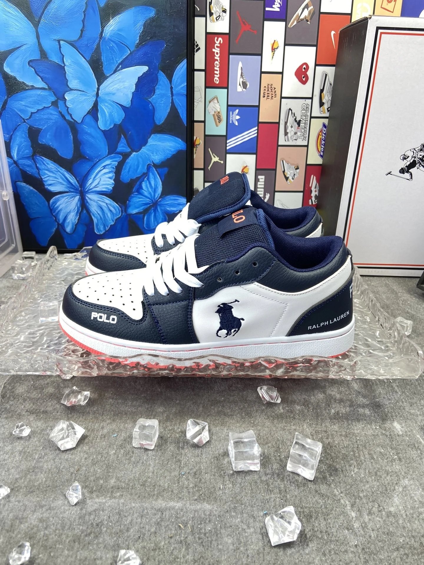 Putian — no delays in package pickup. U.S. Polo Association Midnight Blue, solid rubber outsole. Back-to-school bestseller: AJ1 low-top sneakers with a stylish campus vibe, perfect for casual American-style sports and everyday wear.