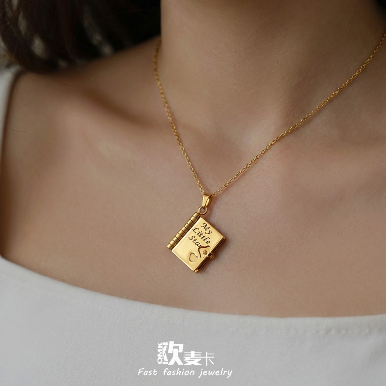 Stainless Steel Small Book-Shaped Openable Engraved Pendant Necklace Plated with 18K Real Gold, European and American Fashion Hot-Selling New Jewelry