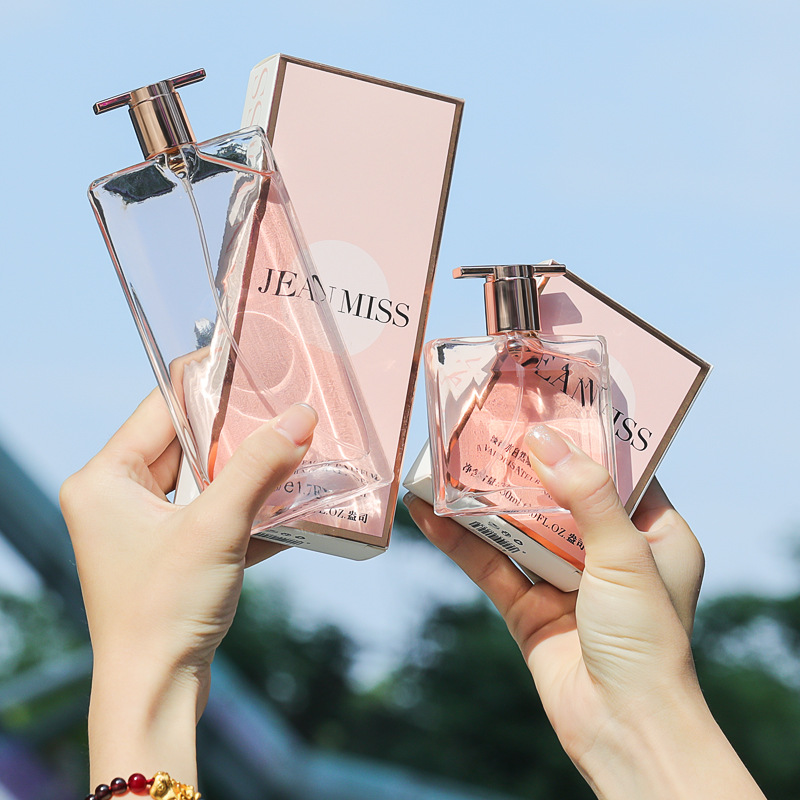 Xiaocheng Yixiang's New Women's Perfume Has a Long-Lasting Fragrance and Is My Perfume Internet Celebrity Cross-Border Popular Vietnamese Perfume Wholesale