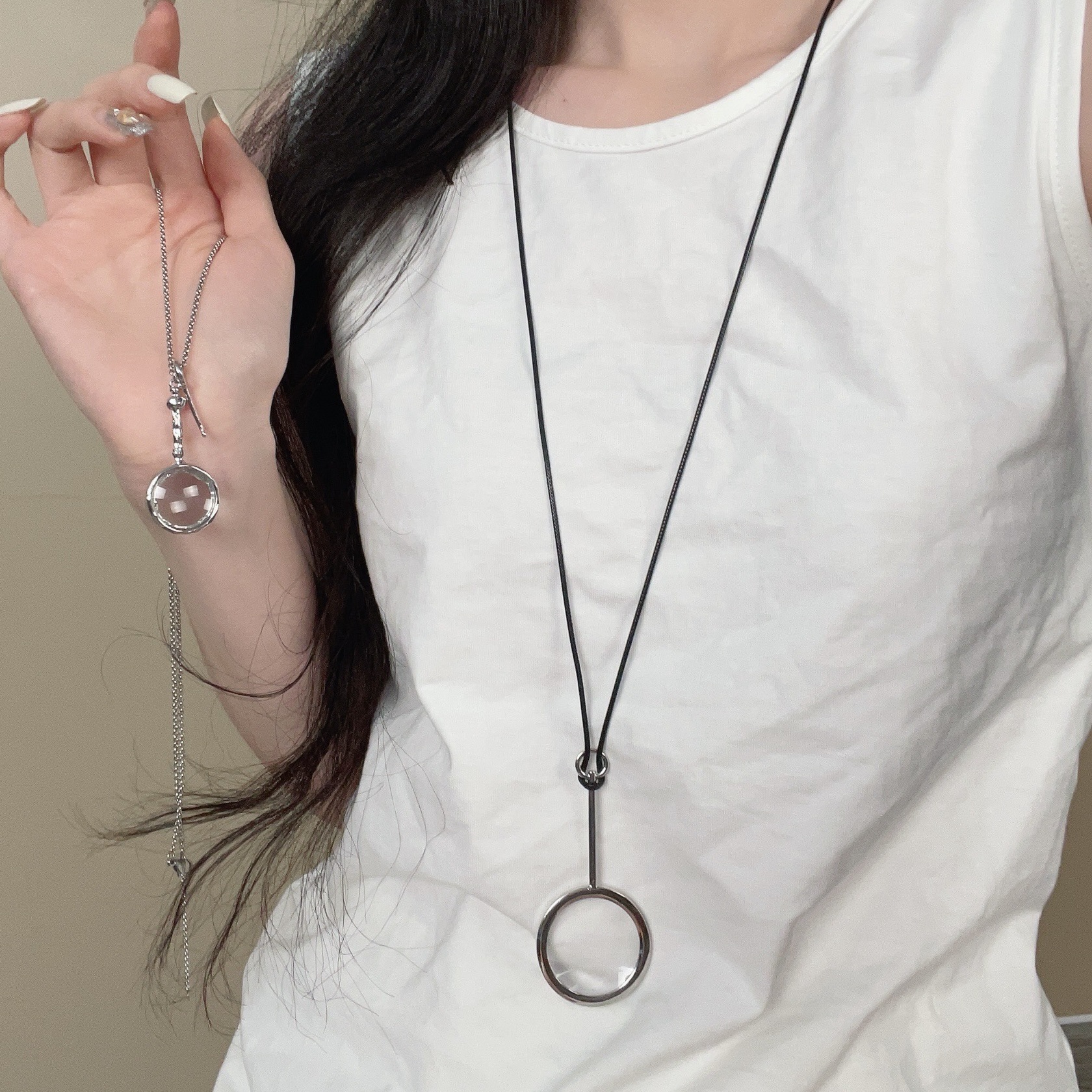 Korean Blogger Style Magnifying Glass Leather Cord Necklace with a Cool Vibe, Key Pendant Sweater Chain, Niche Design Accessory