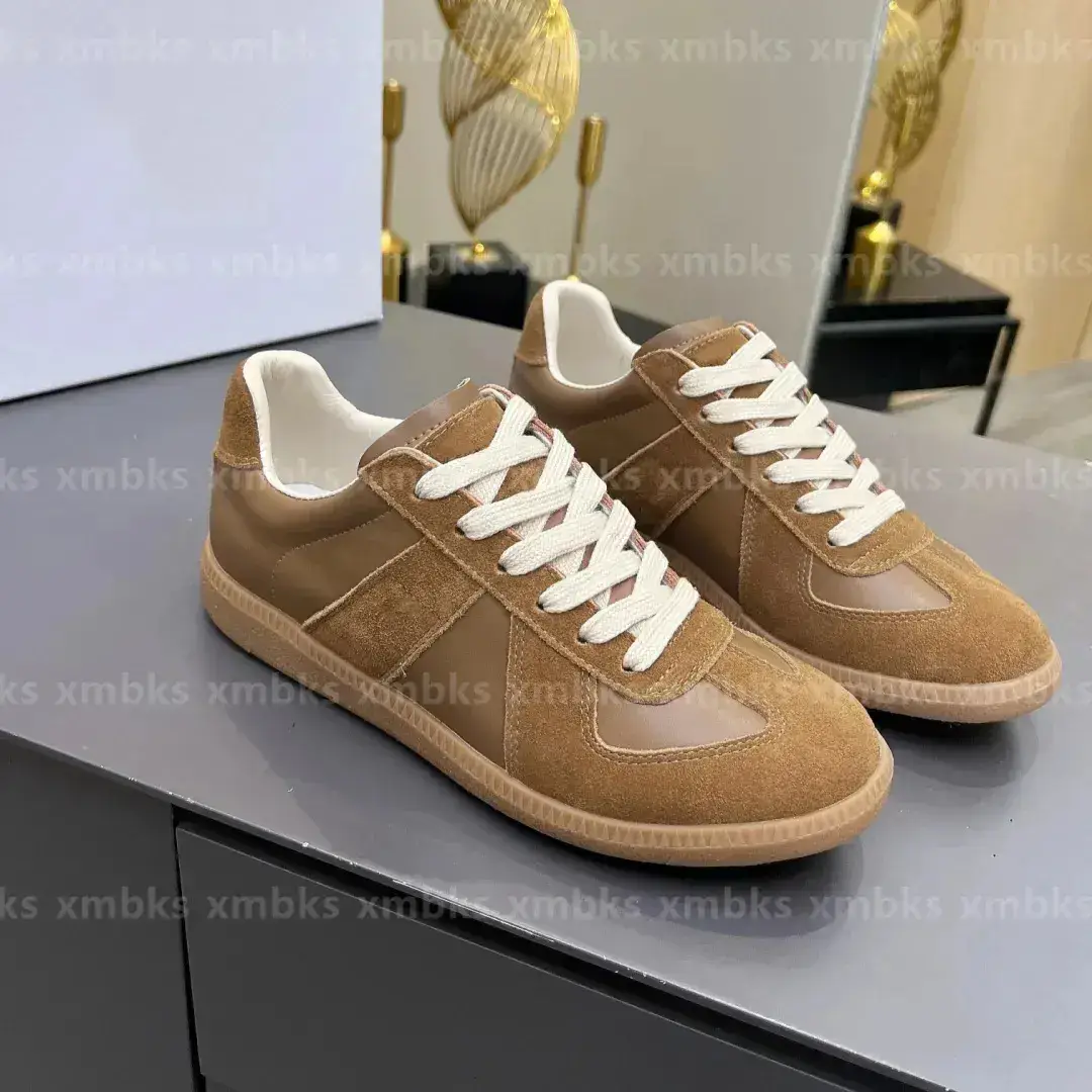 In-Stock 25 New German Training Shoes Fashion Versatile Round-Toe Lace-Up Flat Shoes Casual Sneakers Low-Top for Men and Women Couples