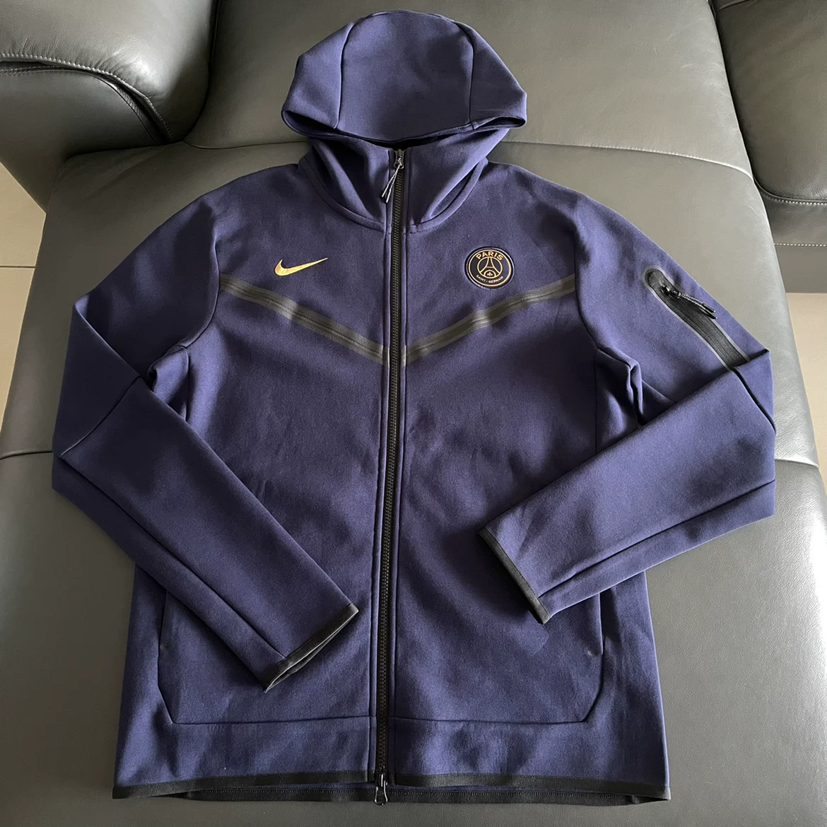 Nike Tech Fleece Paris Saint-Germain 23-24 Season High-End Casual Jacket Foto QC de TAOBAO na Qualit.ly