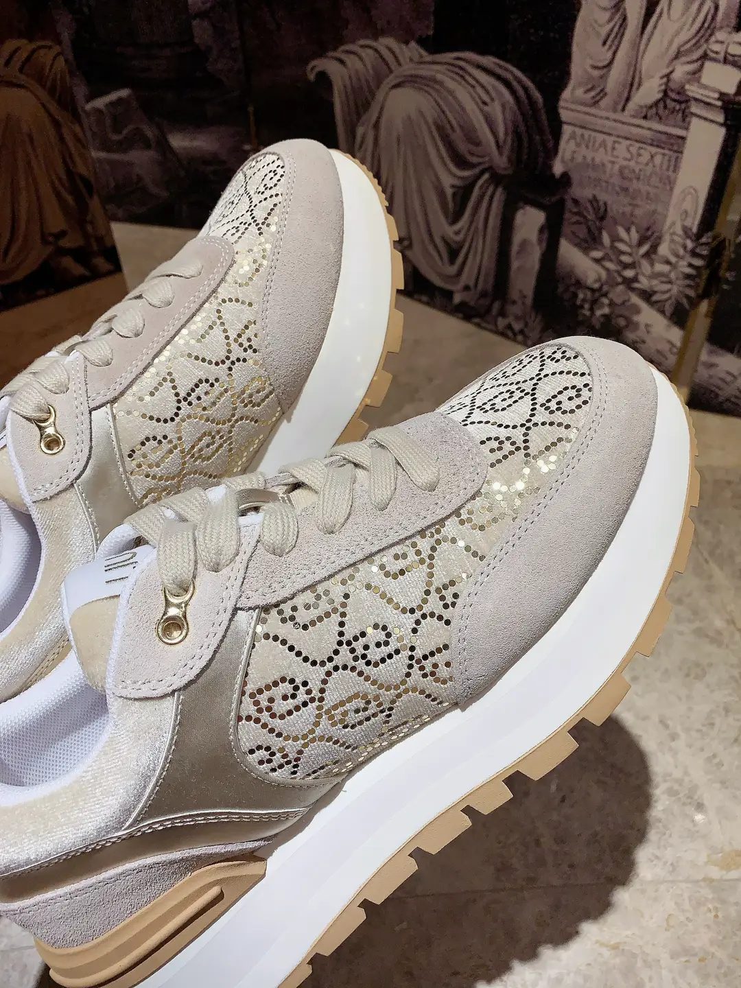 24 Fall and winter 39 Italian Accessible Luxury Khaki Velvet Hot Logo and Leather Height Increase Thick Sole Shoelace Casual Women's Shoes