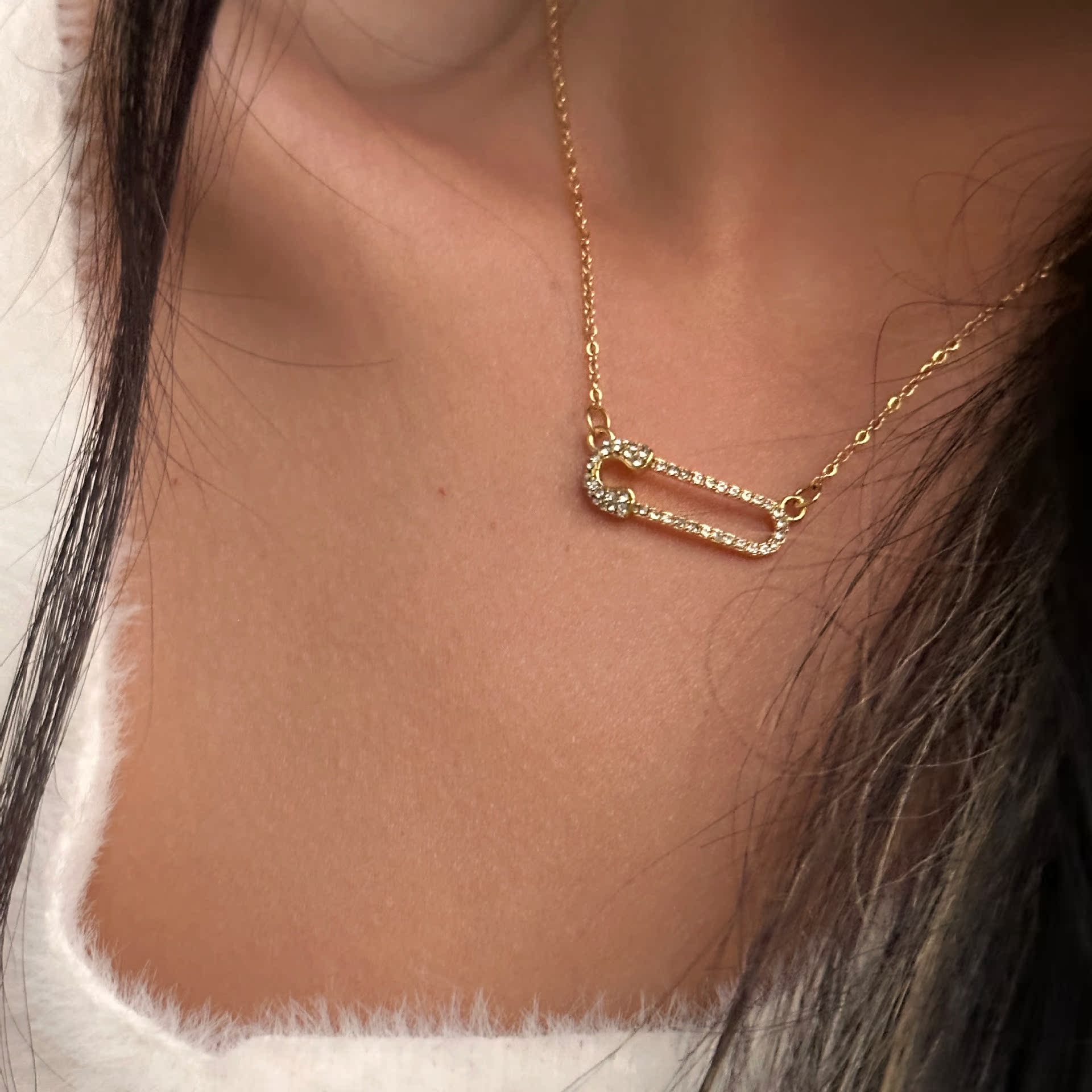 Dazan Jewelry Wholesale European and American Simple Style 18K Electroplated Titanium Steel Full Diamond Zircon Paperclip Bookmark Pendant Necklace