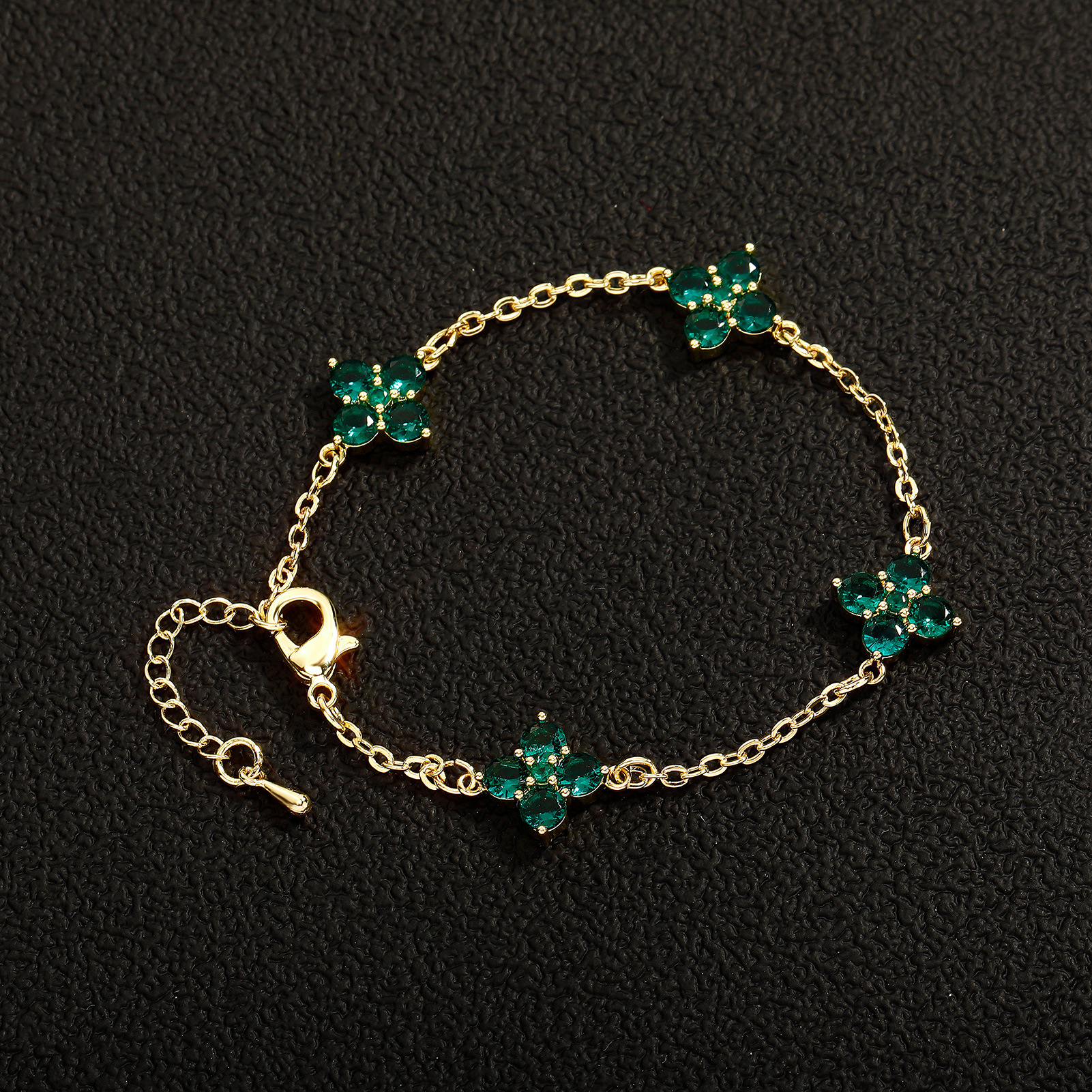 Xiaohongshu's New Flower Four-Leaf Clover Bracelet for Women Inlaid with Green Zircon Clover Hand Jewelry Summer Anklet