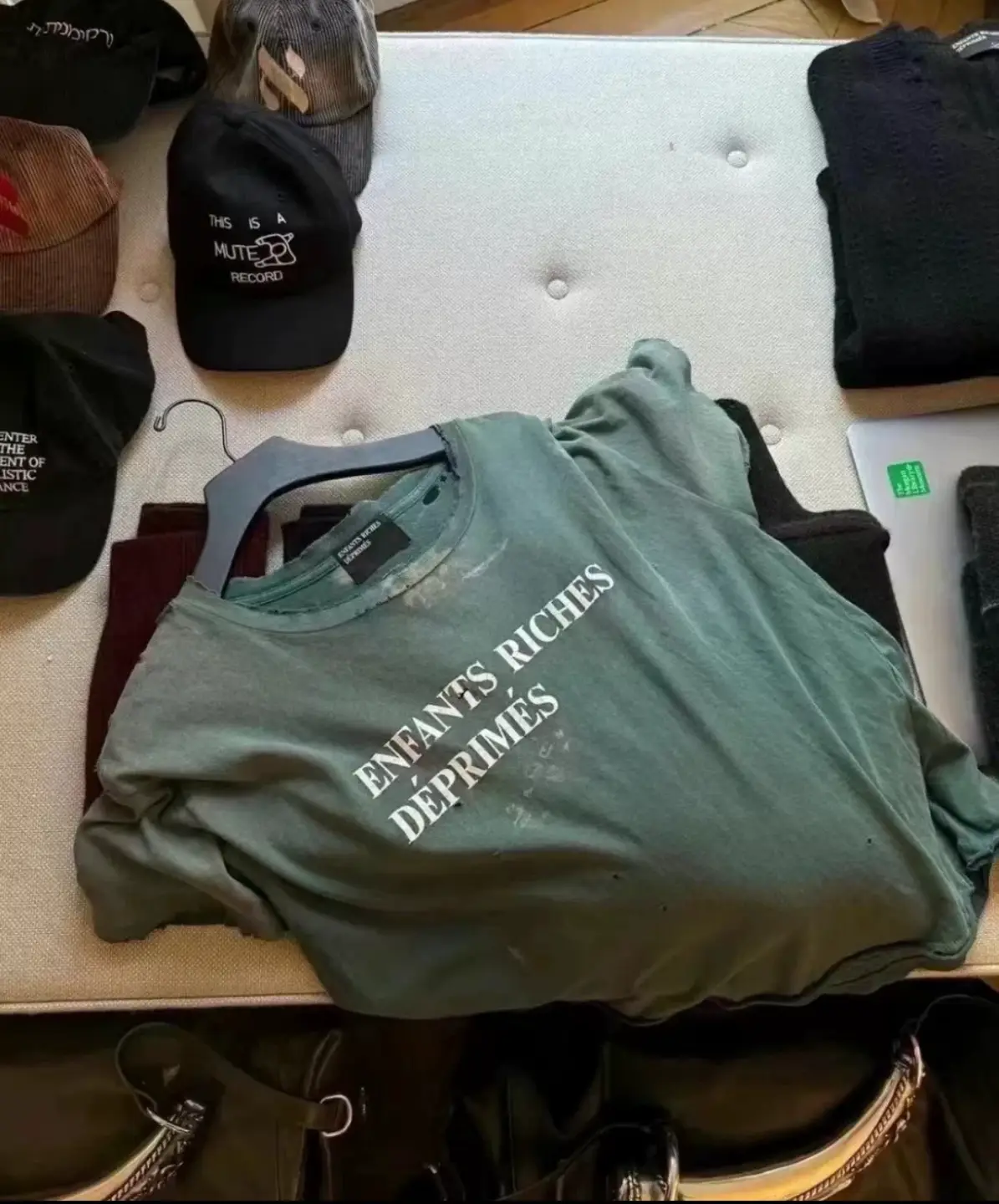 【 Exclusive Stock 】 ERD 24FW Lake Green Ink Green Destruction Slogan Printed Short Sleeve T-shirt BOXY Version