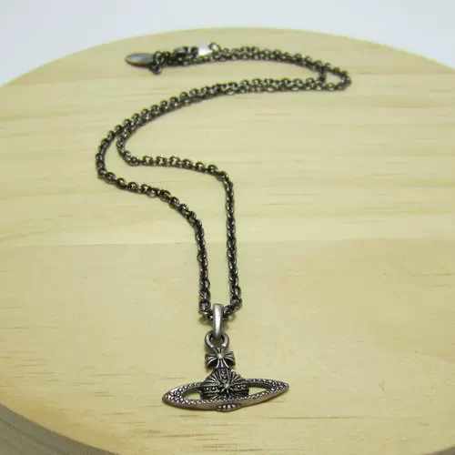 Antique-Style Silver Carved Small Saturn Necklace-B8040