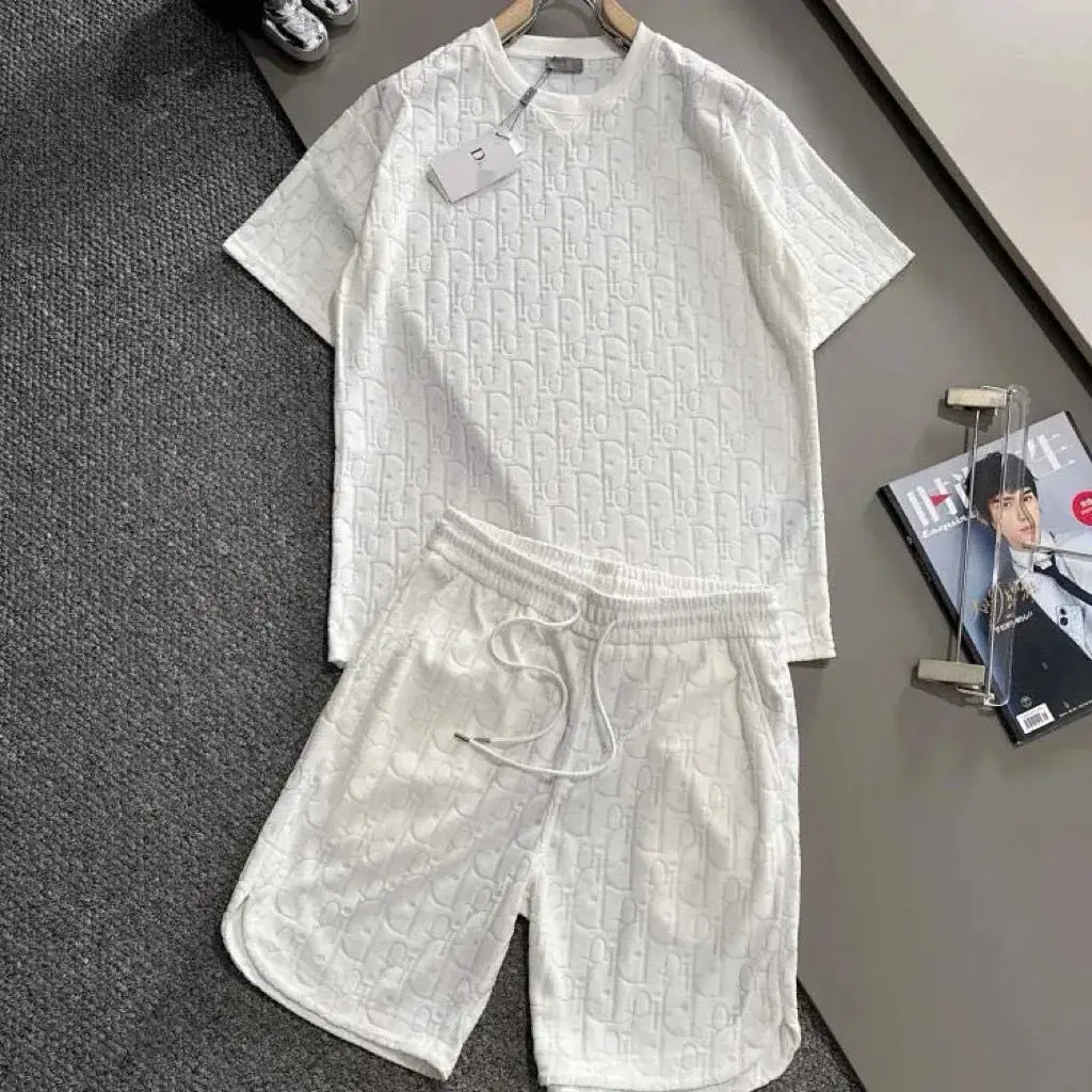 Sports suit